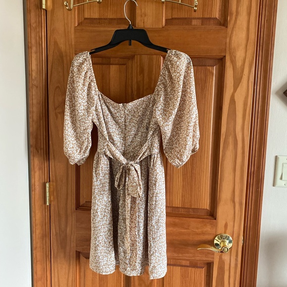 Puff-Sleeve Floral Dress - Picture 2 of 2